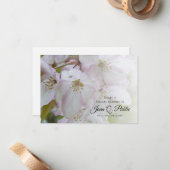 Witte en roze bloemen delen een geheugen begrafeni notitiekaartje (Voorkant / Achterkant in situ)