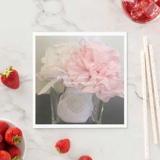 Witte en Roze Bloemen in Vase Servet (Insitu)