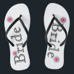 Witte en roze Lotus Flower Bride Teenslippers<br><div class="desc">Het is White en Pink Lotus Flower Bride's Fun,  aangepast bruiloft teenslippers.</div>