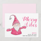 Witte en Roze Schattigee Gnome Merry Vibes Christm Feestdagenkaart (Voorkant / Achterkant)