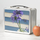 Witte en slijmvliesbloemen op strepen (In situ)