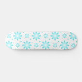 Witte en turquoise delicate margriet, stippenpatro persoonlijk skateboard (Horizontaal)