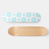 Witte en turquoise delicate margriet, stippenpatro persoonlijk skateboard (Horizontaal)