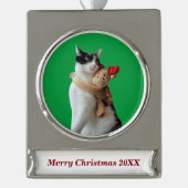 Witte en zwarte kat en rendierkerst Speelgoed Verzilverd Banner Ornament (Voorkant)