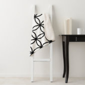 Witte en zwarte ringen sherpa deken (In situ)