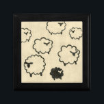 Witte en zwarte schapen op de achtergrond van Crea Cadeaudoosje<br><div class="desc">Heeft je kind moeite met slapen? Laat ze het witte en zwarte schaap tellen in deze afdruk van Chariklia Zarris. Een prachtig stuk dat elegant is in zijn eenvoud. Bestel vandaag uw afdruk!</div>