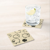 Witte en zwarte schapen op de achtergrond van Crea Kartonnen Onderzetters (Insitu)