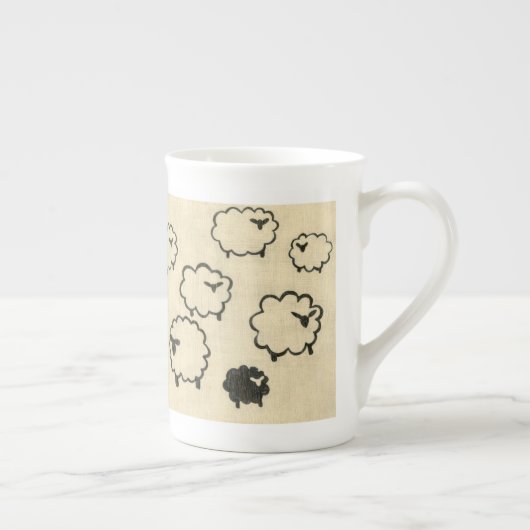 Witte en zwarte schapen op de achtergrond van Crea Porselein Kop (Rechts)