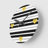 Witte en zwarte strepen met gouden harten ronde klok (Hoek)