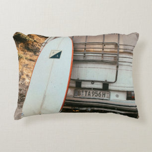 Witte en zwarte surfplank accent kussen
