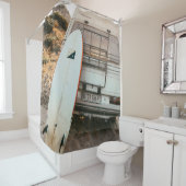 Witte en zwarte surfplank douchegordijn (In situ)