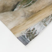 Witte Fell-pony op heide in de winter Fleece Deken (Hoek)