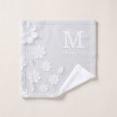 Witte florale ingegraveerde naam initialen geperso bad handdoek (Wasdoekje)