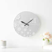 Witte florale ingegraveerde naam initialen geperso grote klok (Huis)