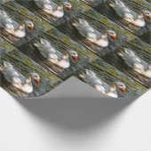 Witte gans zwemmen op water cadeaupapier (Hoek)