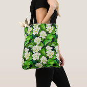 Witte Gardenia's en Jade Groene Bladeren Tote Bag (Dichtbij)