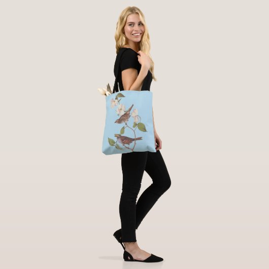 Witte geduroteerde mousserende audubon-vogels met tote bag (Op model)