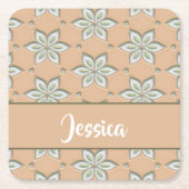 Witte gegraveerde bloemen op bruin kartonnen onderzetters (Voorkant)