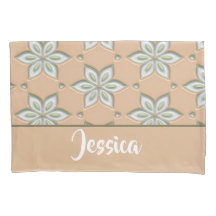 Witte gegraveerde bloemen op bruin