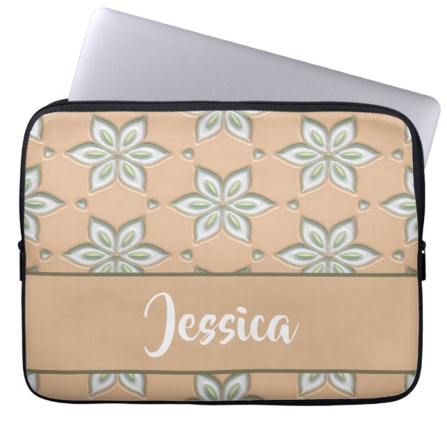 Witte gegraveerde bloemen op bruin laptop sleeve (Voorkant)