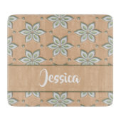 Witte gegraveerde bloemen op bruin snijplank (Voorkant)