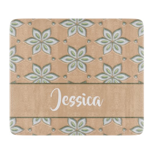 Witte gegraveerde bloemen op bruin snijplank (Voorkant)