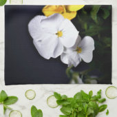 Witte gele en Paarse pansies Theedoek (Gevouwen)