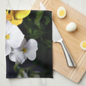 Witte gele en Paarse pansies Theedoek (Quarter Fold)