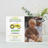 Witte & Gele Tractor Verjaardag Uitnodigingen (Staand voorkant)