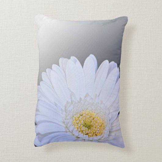 Witte Gerbera Bloem, Aanpasbaar Accent Kussen (Achterkant (Verticaal))
