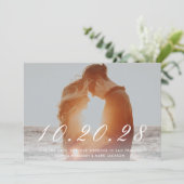 Witte Geschreven Bruiloft Datum Save The Date (Staand voorkant)