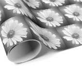 witte gloeiende margriet op zwart cadeaupapier (Rol Hoek)