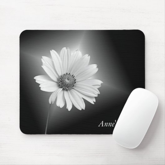 Witte golvende kosmos op zwart muismat (Met muis)