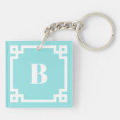 Witte Griekse Sleutelrand Aqua Blauwe Monogram Sleutelhanger (Achterkant)