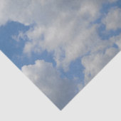 Witte/grijze wolken en een blauw-hemelpapier tissuepapier (Detail)