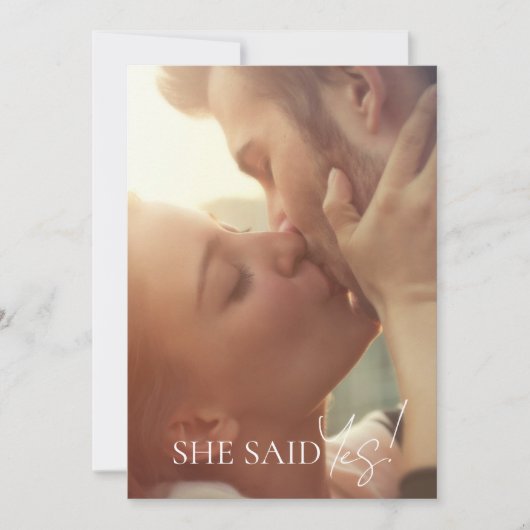 Witte Groene Bloemen Monogram Bruiloft Save The Da Aankondiging (Voorkant)