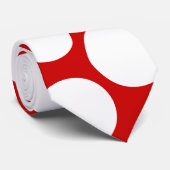 Witte haarstippen op rood stropdas (Opgerold)