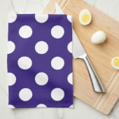 Witte haarvlekken op donkerblauw theedoek (Quarter Fold)