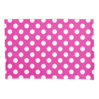 Witte haarvlekken op fuchsia kussensloop