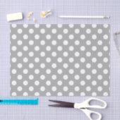 Witte haarvlekken op grijs tissuepapier (Craft)