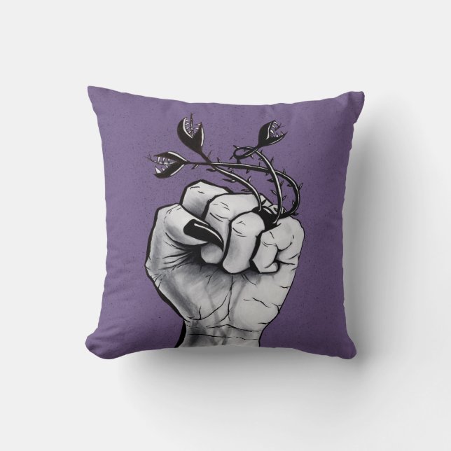 Witte hand met zwarte nagels en monsterring kussen (Voorkant)