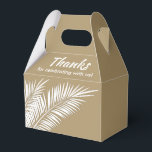 Witte handpalmen op Gold Gable Party Favor Boxes Bedankdoosjes<br><div class="desc">De dozen van de Favor met witte palmschijfjes op een gouden achtergrond. Ideaal voor elke feestdag,  verjaardagsfeest,  vrijgezellenfeest,  verlovingsfeest,  feestdag,  bruiloft en nog veel meer. Klik OP AANPASSEN om de achtergrondkleur,  de lettertypen en de tekst te wijzigen. Bekijk de uitnodigingen en MATCHING-objecten in onze winkel —> http://bit.ly/2UyWIVj <—</div>