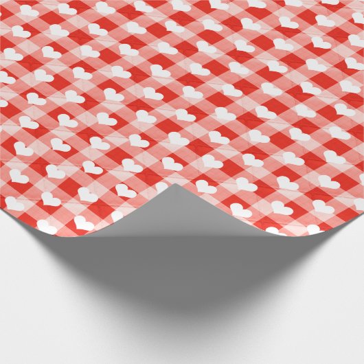 Witte harten op gewatteerde gingham cadeaupapier (Hoek)