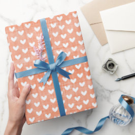 Witte harten op oranje linnen cadeaupapier