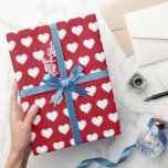 witte harten Patroon Classic Rood Cadeaupapier<br><div class="desc">Feestelijk, modern en eenvoudig chique inpakpapier met een wit hartenpatroon op een klassieke rode achtergrond. Wikkel je cadeaus met liefde, ideaal voor Valentijnsdag, kerstvakantie, bruiloft, verjaardagen of een baby shower! Exclusief voor u ontworpen door Happy Dolphin Studio. Als u hulp of bijpassende producten nodig heeft, neem dan contact met ons...</div>