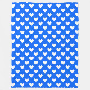 Witte hartjes met stippen op blauw fleece deken