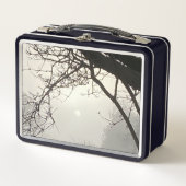 Witte hemel en zon dramatisch omlijst door bomen (Voorkant)