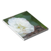 witte hibiscus mutabilis bloem notitieblok (Schuin)