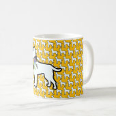 Witte hond met gele strik koffiemok (Voorkant rechts)