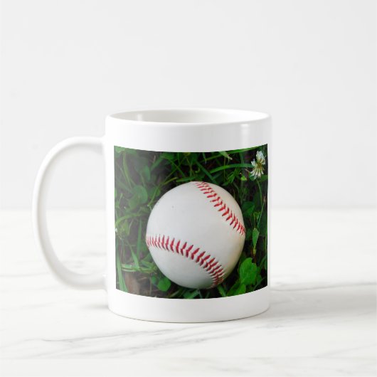 Witte honkbal met rood getikt koffiemok (Links)